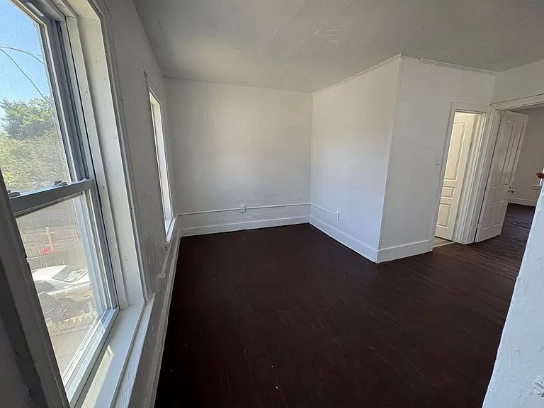 219 S Hartley St — Photo 8
