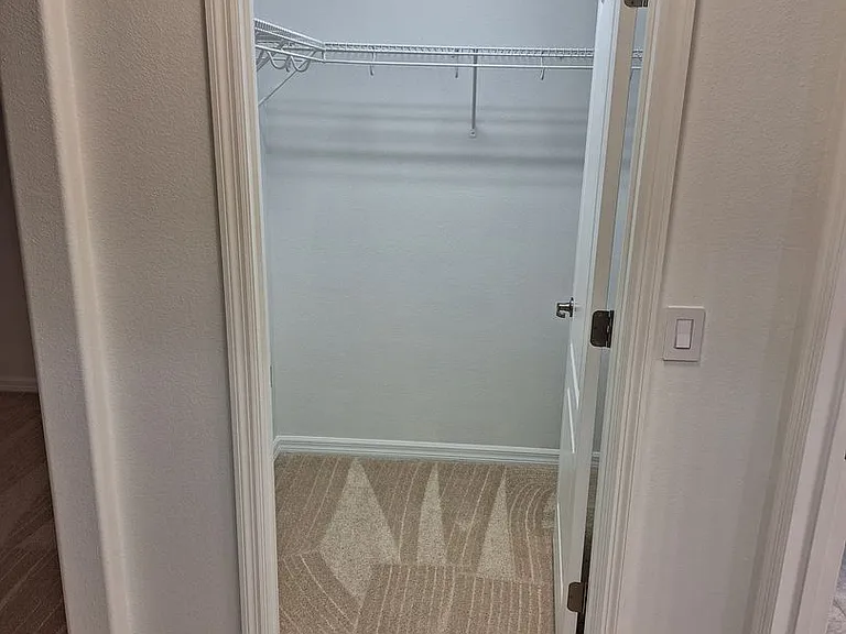 1017 Priory Cir — Photo 11