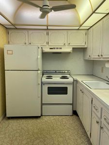 71 Canterbury C, West Palm Beach, FL, 33407