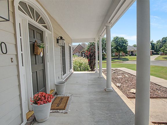 3rd image of 110 Cambridge