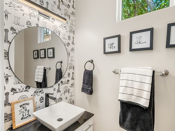 5th image of 3707 Gilbert Ave APT 17