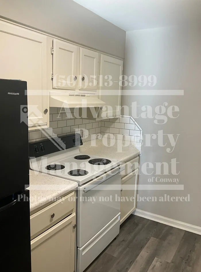 1955 Keathley Dr — Photo 3