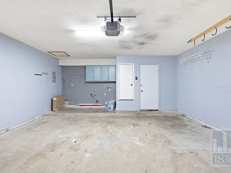 401 Oakridge Pass — Photo 22
