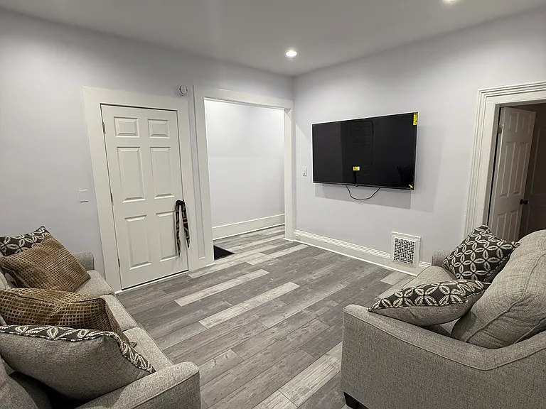 9 Mather St #1 — Photo 9