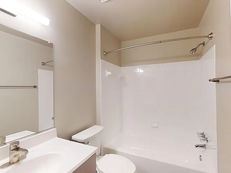 Canterbury Apartments — Photo 59