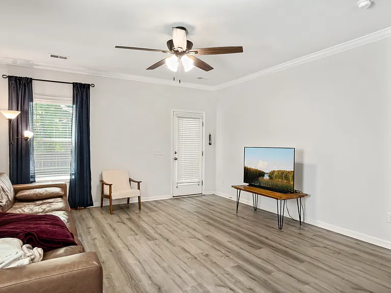 188 Hyrne Dr — Photo 17