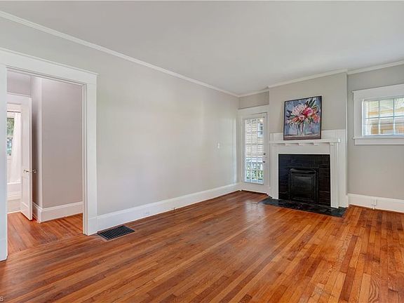 5th image of 312 Hillside Dr