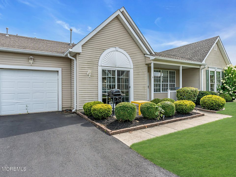 1st image of 16 Deerchase Lane