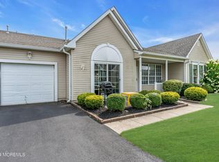 16 Deerchase Ln, Lakewood, NJ 08701