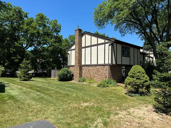 6223 Cobblers Dr, East Lansing, MI 48823