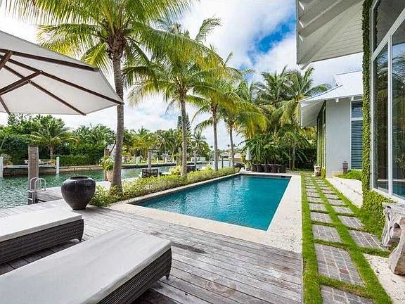 Unique State-Of-The-Art Waterfront residence in Key Biscayne