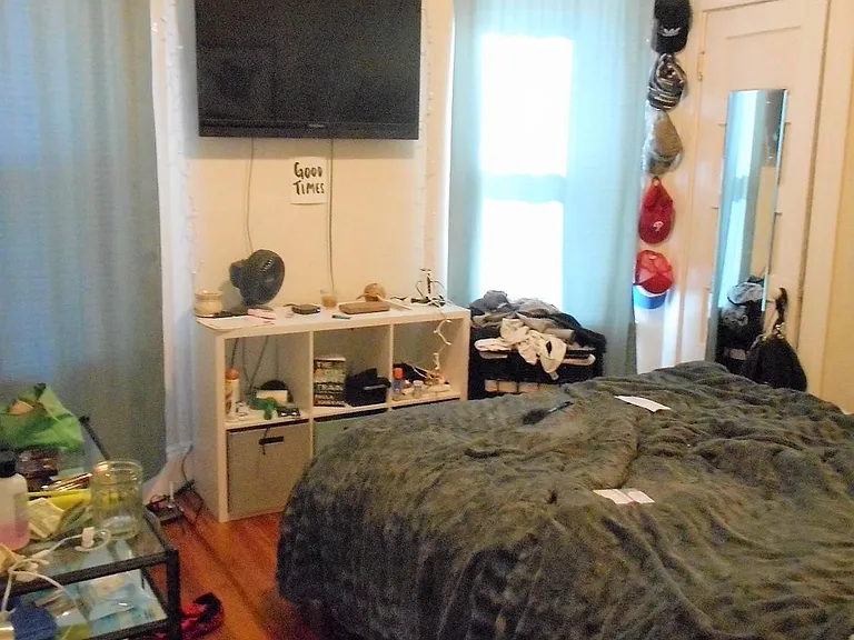 15 Rowell St #1 — Photo 8