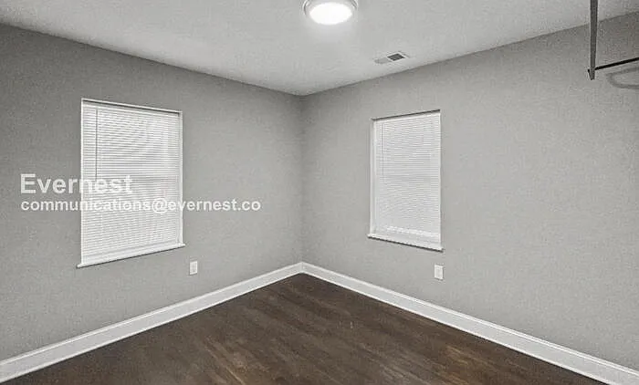 155 Rosser St SW — Photo 10