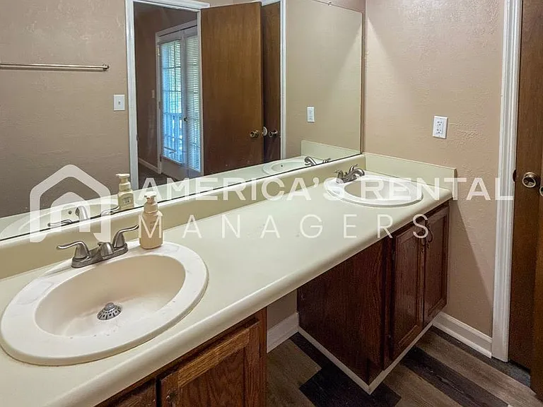 1219 Magnolia Pl — Photo 17