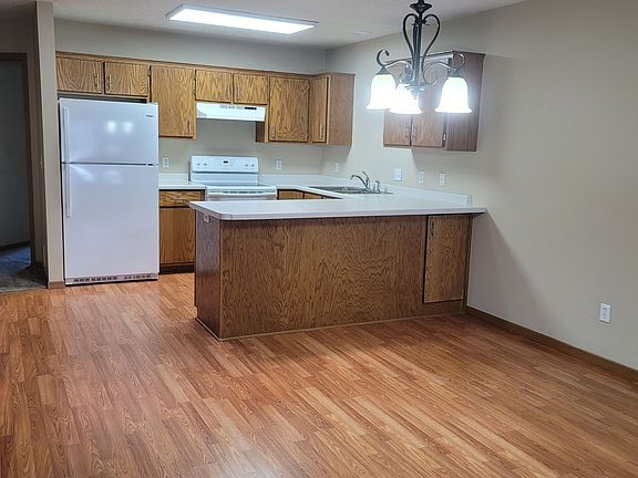 2nd image of 810 6th Ave NE #B