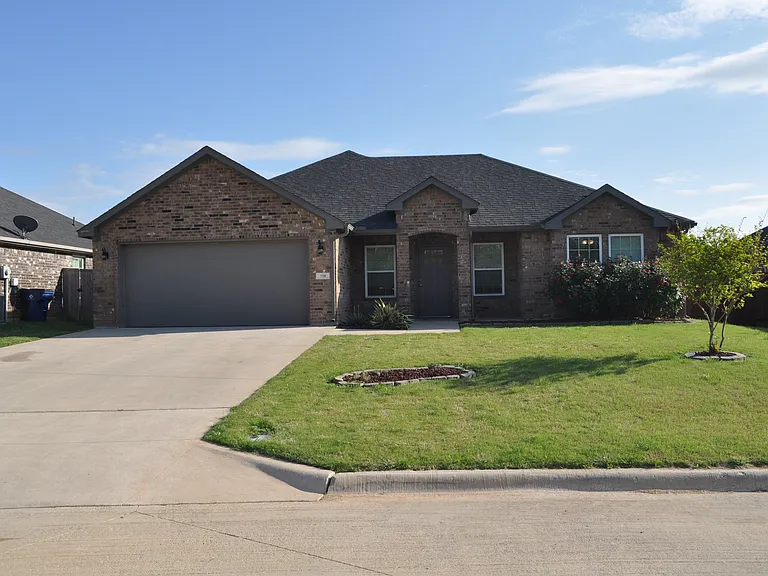 118 Texoma Mdws — Photo 1