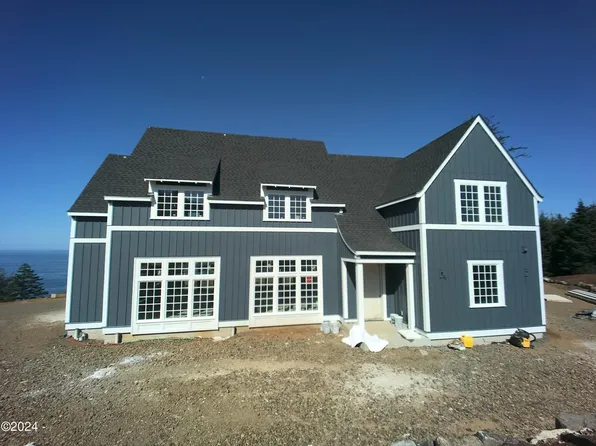 1157 NE Seascape Ave, Depoe Bay, OR 97341