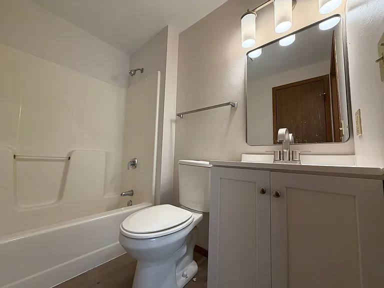 2721 Humboldt Rd — Photo 10