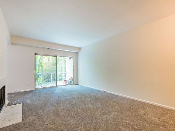 5th image of 19 Pickering Ct APT 1