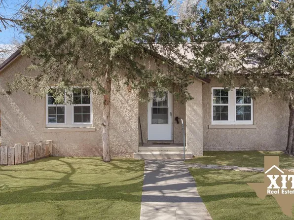 910 Olive Ave, Dalhart, TX 79022