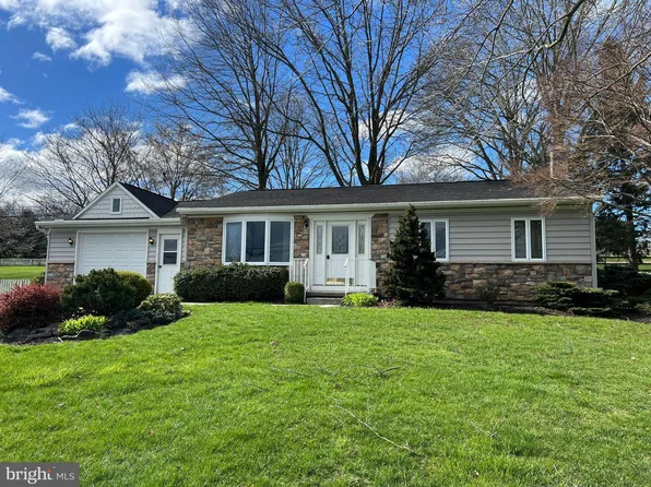 2356 Turnpike Rd, Elizabethtown, PA 17022