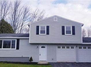 5557 Taormina Dr, Clay, NY 13041