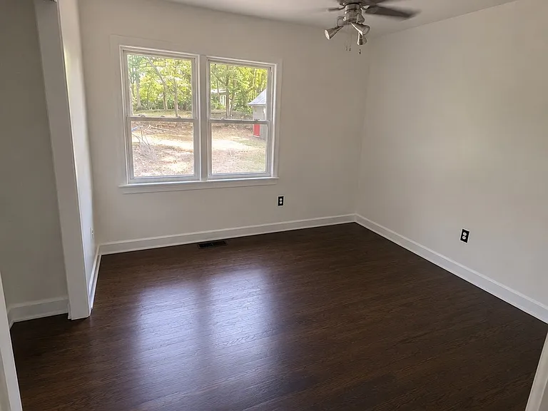 437 Haw Branch Rd — Photo 4