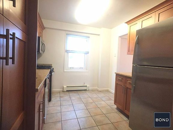 5th image of 353 E 83rd St APT 18H