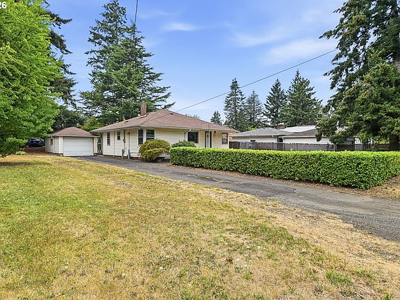 2nd image of 923 NE 155th Ave