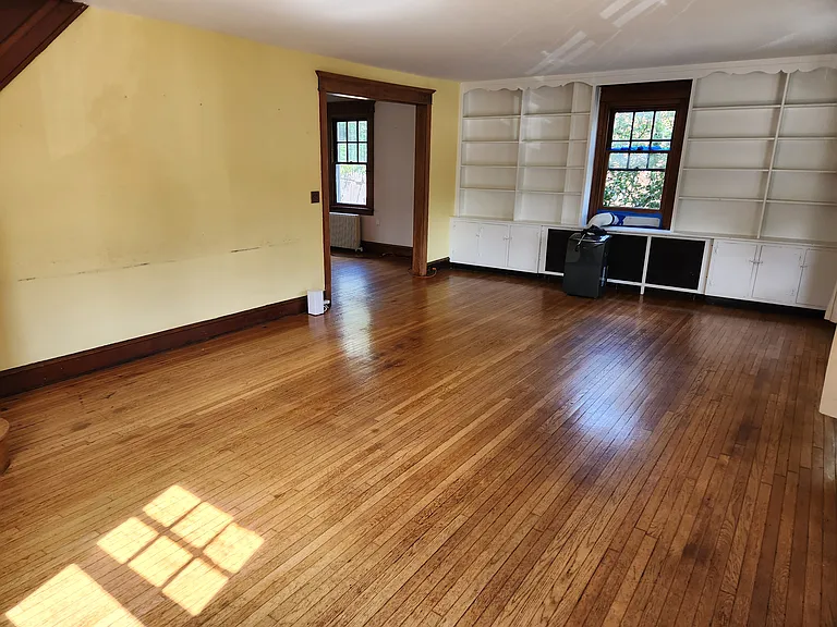 1142 E Matsonford Rd — Photo 11