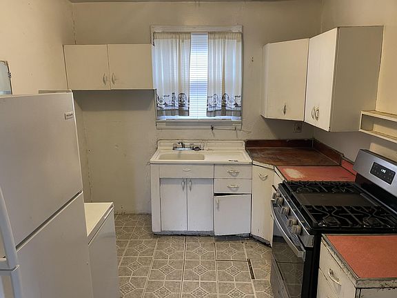 4th image of 1430 Gilmer Ave NW