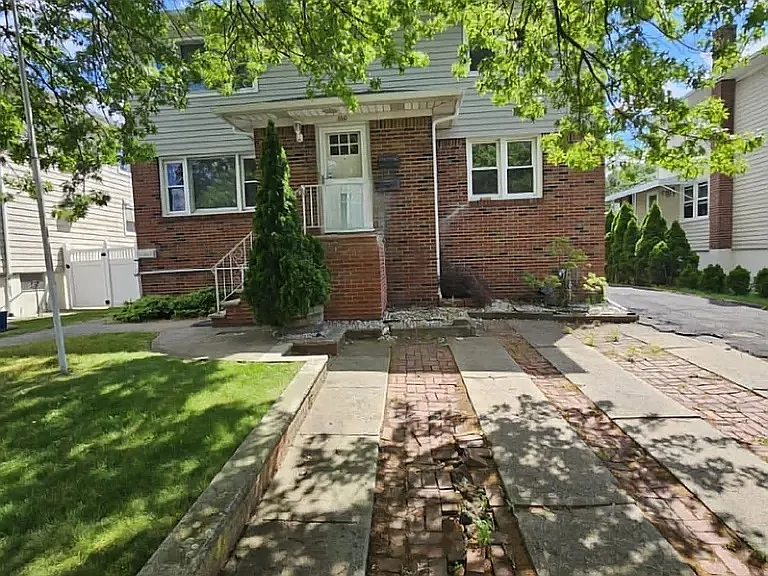 360 New York Ave Unit 1st flr, Lyndhurst, NJ 07071 — Photo 2