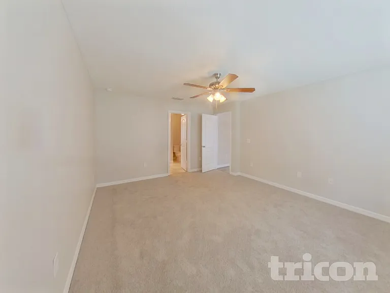 2244 Gladiolus Ln — Photo 7