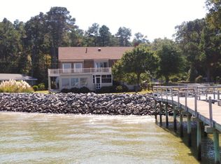 34 Riverside Dr, Deltaville, VA 23043