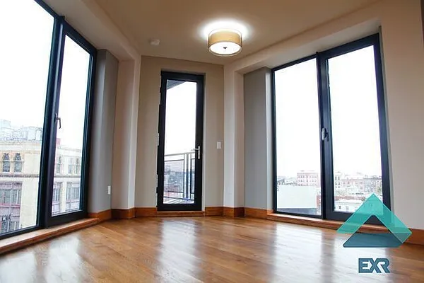 Rented by EXR | media 27