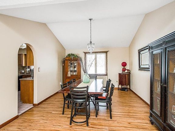 5th image of 8980 Elmwood Oval