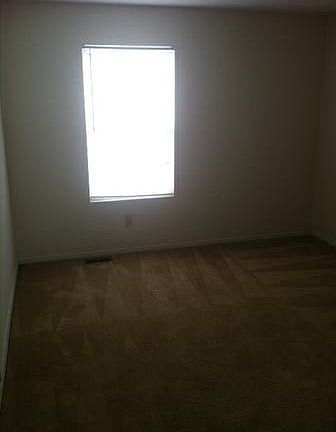 5th image of 815 S Larkspur Ln