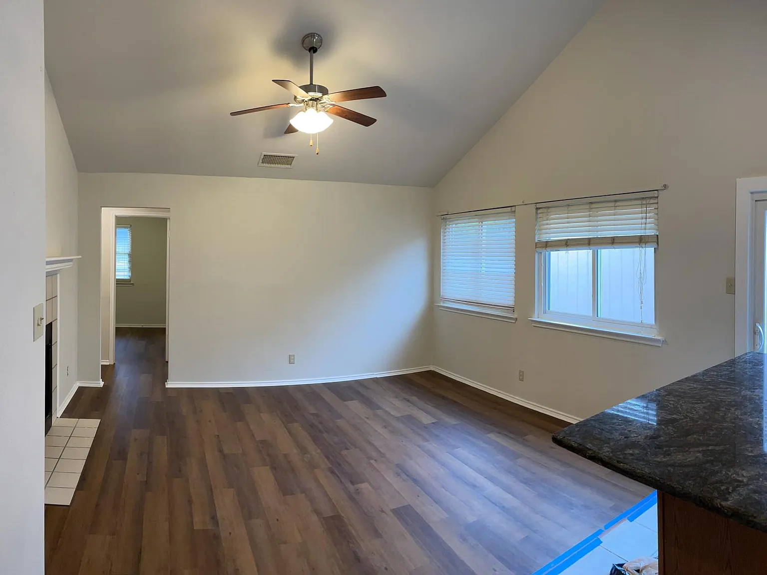 1104 Green Valley Cv — Photo 2
