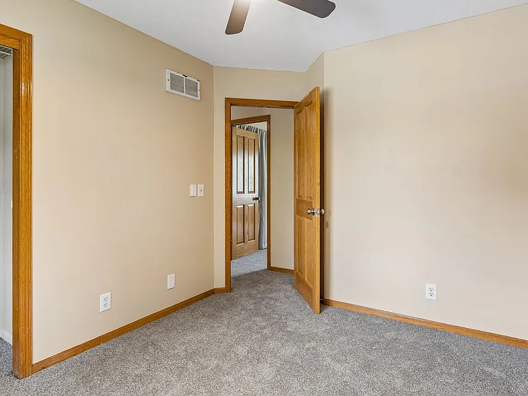 2402 King Dr — Photo 16