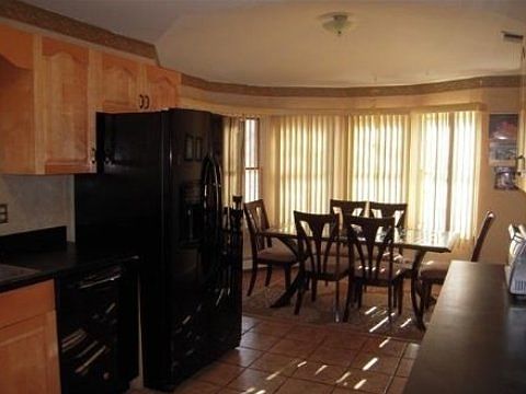 3rd image of 14 Knoll Ln