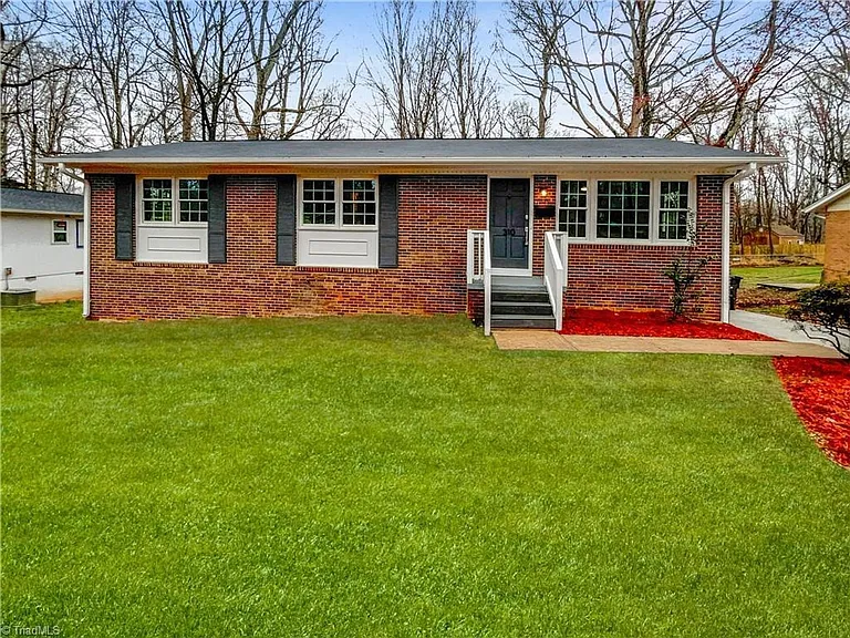 310 Foxcroft Dr — Photo 18
