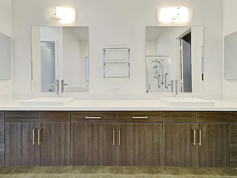 1702 Sienna Ct — Photo 12