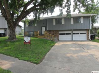 13815 Washington Cir, Omaha, NE 68137