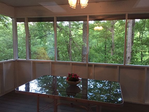 2nd image of 2192 Lake Forest Ln