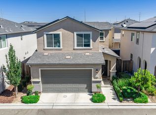 6414 E Meritage Dr, Fresno, CA 93727