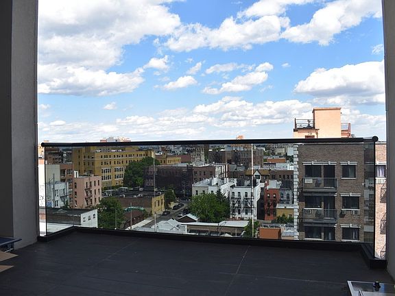 5th image of 2740 21st St #10B