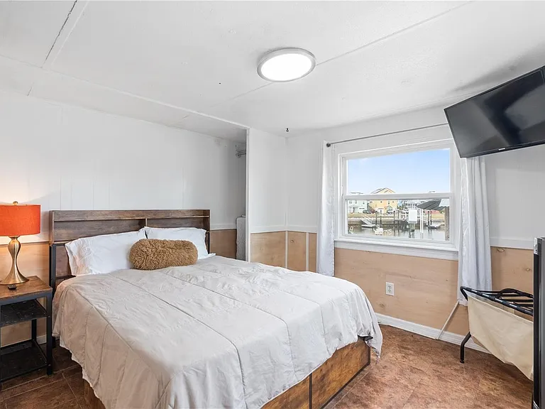 6501 Clark St — Photo 15