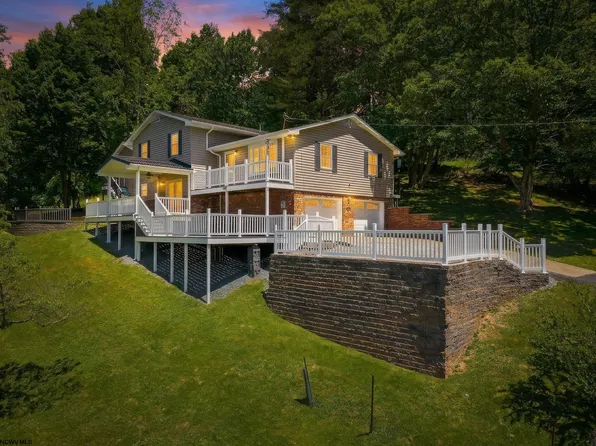 83 Maple Lake Ct, Bridgeport, WV 26330