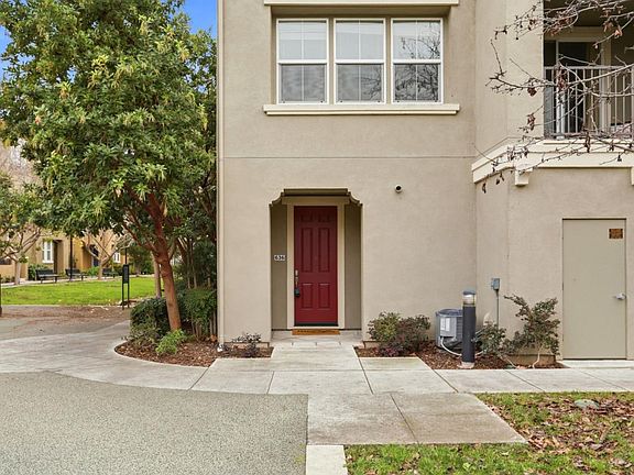 2nd image of 636 Messina Gardens Ln