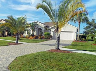 2183 Grove Dr, Naples, FL 34120